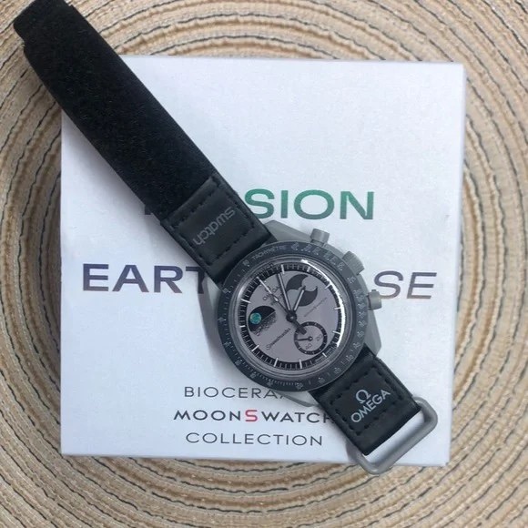 Swatch x Omega Moonswatch Mission To Earthphase Green Blue Dial Velcro - Picture 3 of 5